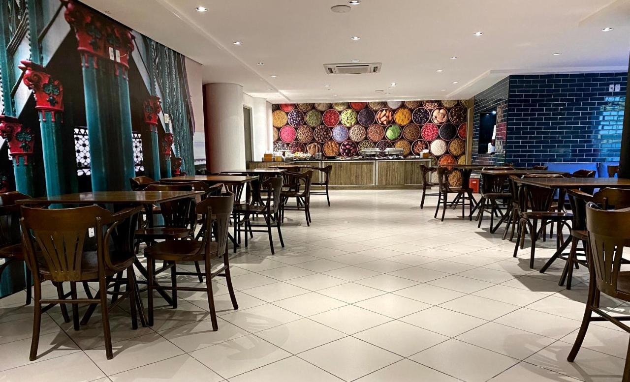 Готель Ibis Styles Belem Batista Campos Екстер'єр фото