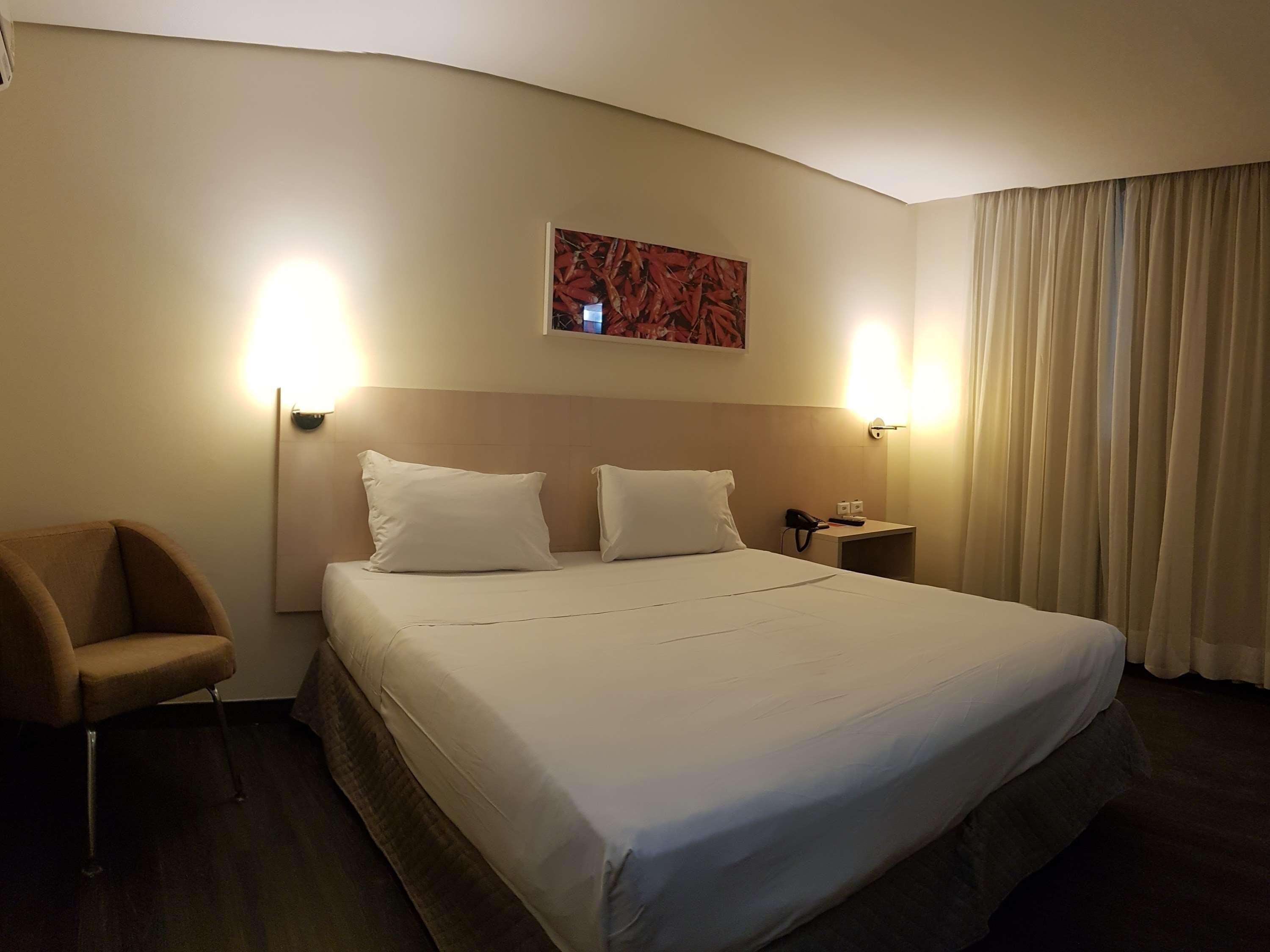Готель Ibis Styles Belem Batista Campos Екстер'єр фото