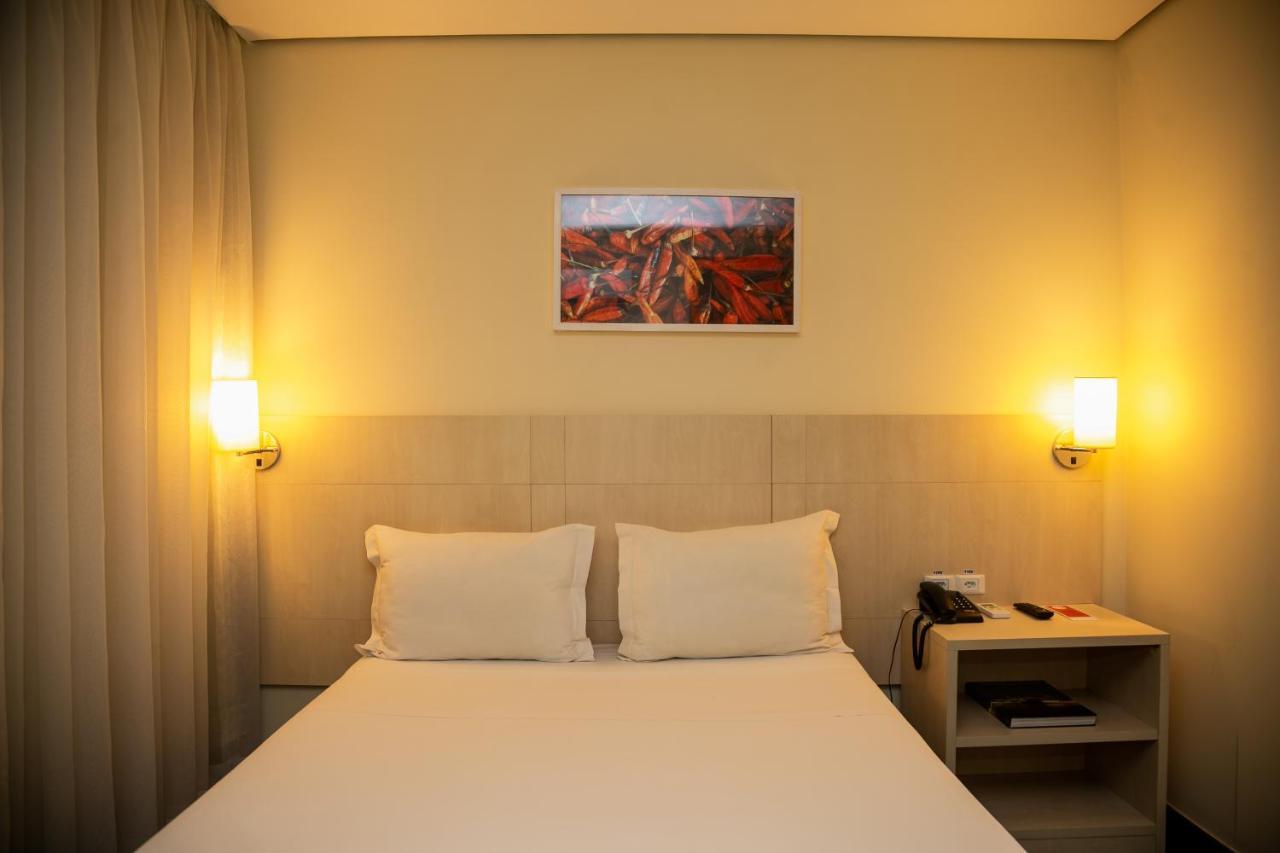 Готель Ibis Styles Belem Batista Campos Екстер'єр фото