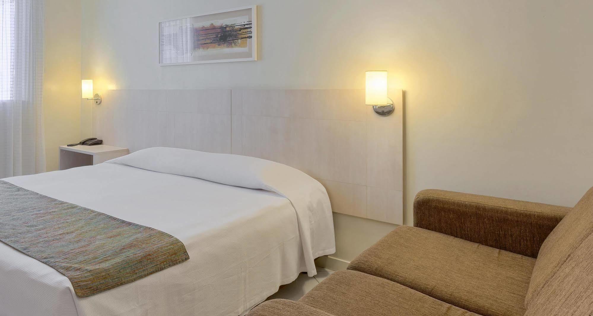 Готель Ibis Styles Belem Batista Campos Екстер'єр фото